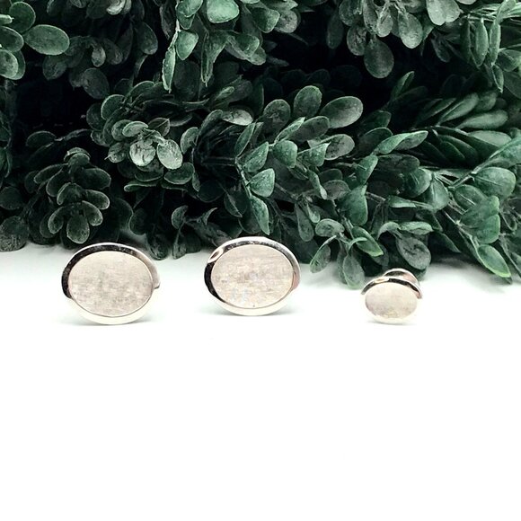 Silver Tone Oval Cufflinks Set - Classic Design For Men - Picture 2 of 3